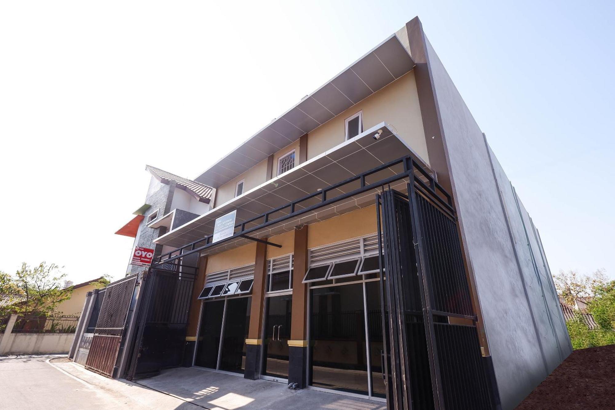 מלון Surakarta  Super Oyo 1506 Shabrina 2 Syariah מראה חיצוני תמונה